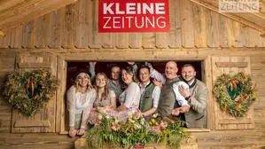 „Bitte mal lächeln“ hieß es in der Kleine Zeitung-Fotobox am Bauernbundball