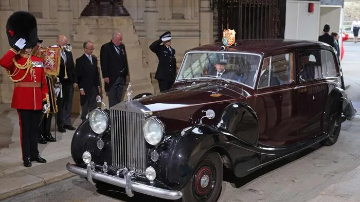 Beginn einer neuen Ära: Der britische Thronfolger Prinz Charles (73) hat erstmals die Regierungserklärung im Parlament in London verlesen.