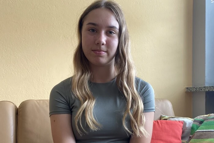 Mit Freude erwartet die Fehringerin Sarah Neubauer die schulfreie Zeit und hat viel vor: „Gemeinsam mit meiner Familie fahre ich in die Berge auf Urlaub. In den Ferien möchte ich mich auch oft mit Freunden treffen, bevor wir alle andere Wege gehen“, so die 14-Jährige. Viele würden eine Lehre beginnen. Sie selbst wird im September wieder die Schulbank drücken, und zwar in Feldbach: „Ich werde die HLW besuchen, weil ich später etwas im Gesundheitsbereich machen möchte.“ Und was sie sonst noch vorhat? „Ich bin bei der Feuerwehr aktiv, bald haben wir wieder einen Bewerb und dann geht‘s ins Zeltlager, wo ich auch mit dabei bin“, sagt sie.
