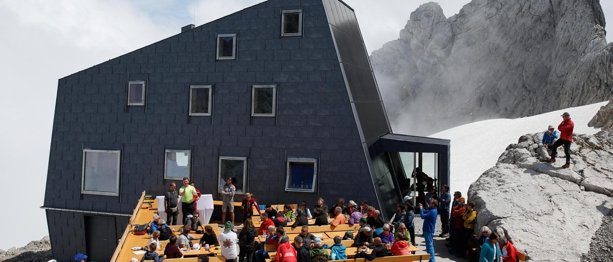 Die Hütte auf 2.740 Meter ist ein beliebtes Ausflugsziel am Dachsteingletscher (Archivbild) | Die Hütte auf 2740 Metern ist ein beliebtes Ausflugsziel am Dachsteingletscher (Archivbild)