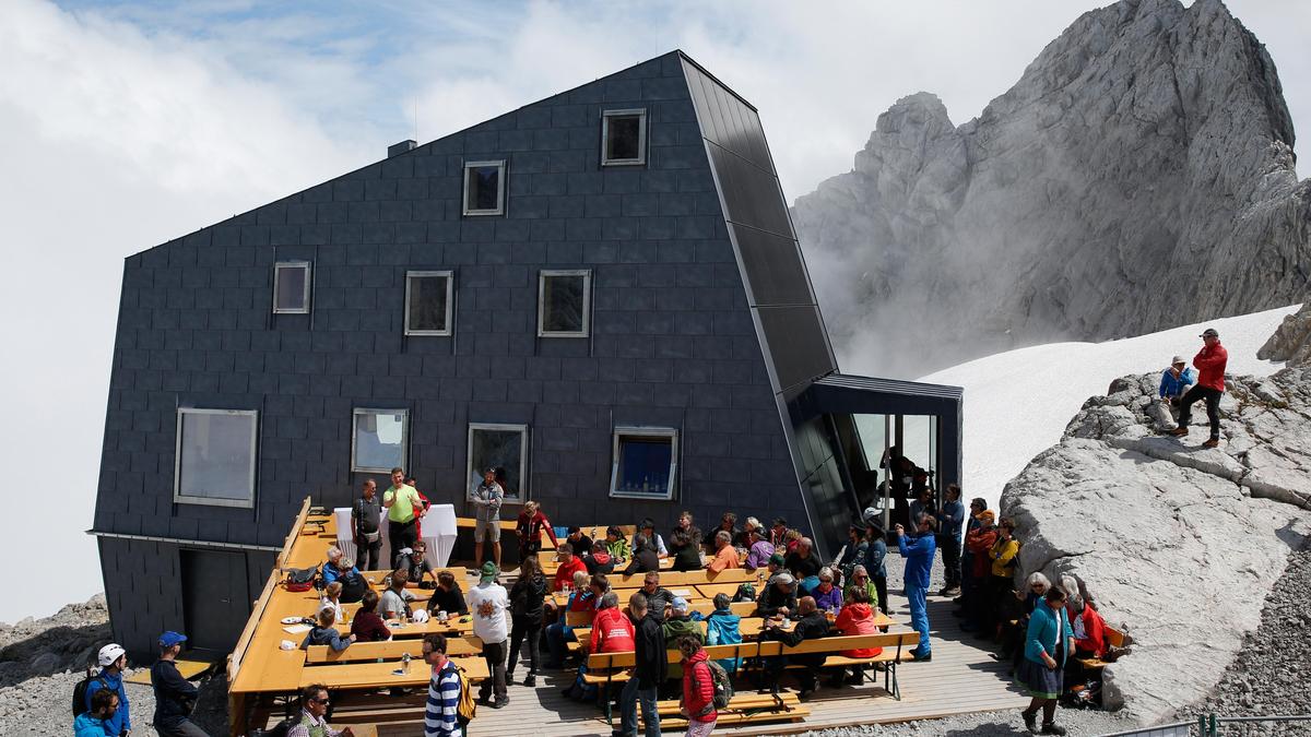 Die Hütte auf 2.740 Meter ist ein beliebtes Ausflugsziel am Dachsteingletscher (Archivbild) | Die Hütte auf 2740 Metern ist ein beliebtes Ausflugsziel am Dachsteingletscher (Archivbild)