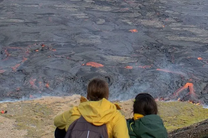 Zu Beunruhigung führte all das nicht - im Gegenteil: Manche Interessierte machten sich bereits in das kaum besiedelte Gebiet auf, um vor Ort einen Blick auf das Naturschauspiel werfen zu können.