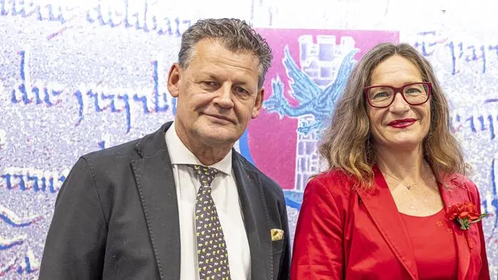 Neo-Stadträtin Constance Mochar mit Bürgermeister Christian Scheider (links) und Vizebürgermeister Philipp Liesnig