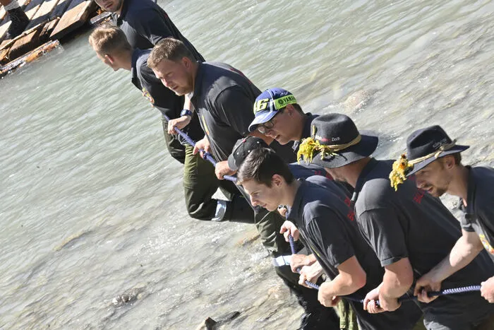 Im Einsatz: Die Freiwilligen der Feuerwehr Baldramsdorf unter Kommandant Friedrich Paulitsch.