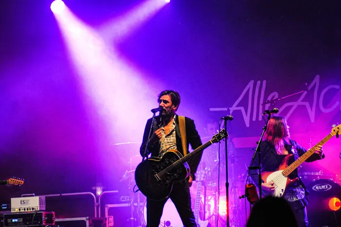 Neben dem Hauptact, der Pop-Band "Alle Achtung", konnten die Zuschauer auch Liedern der Bands "Erwin R. und die Bagage", "Musikcafe Prenner", "die Niachtn" und "le Craval" lauschen.