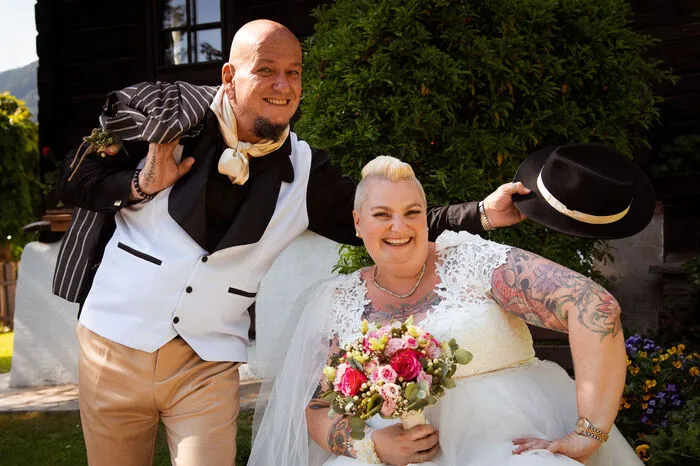 Maria Mößlacher aus Sonnwiesen bei Ferndorf und Elmar Florian aus Villach haben sich nach 16 Jahren getraut. Die standesamtliche Hochzeit fand am 20. Mai in Paternion statt, danach holten sie sich in Kaning den kirchlichen Segen.