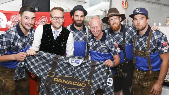 Spannring, Peschel, Petrik, Wallisch, Fraser, Bakala (von links)