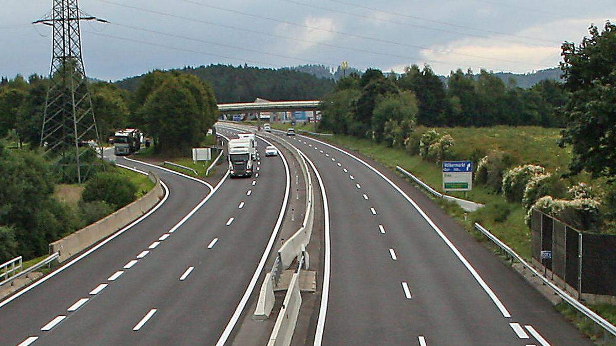 Die Autobahn (Symbolbild) war längere Zeit blockiert