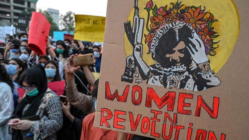 Frauen demonstrieren in Pakistan