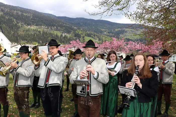 Die Trachtenmusikkapelle Bodensdorf  unter dem Obmann Ewald Unterweger umrahmten musikalisch auch die Maifeier.
