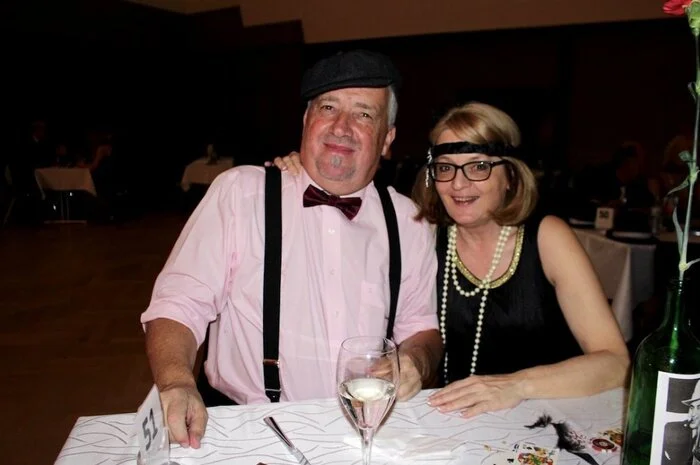 Cool die Herren im Al Capone-Outfit.