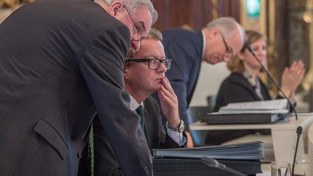 Drexler und VP-Regierer im Landtag