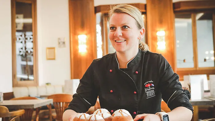 Faschingskrapfen und -torte backen mit Meisterkonditorin Kristina Kellner