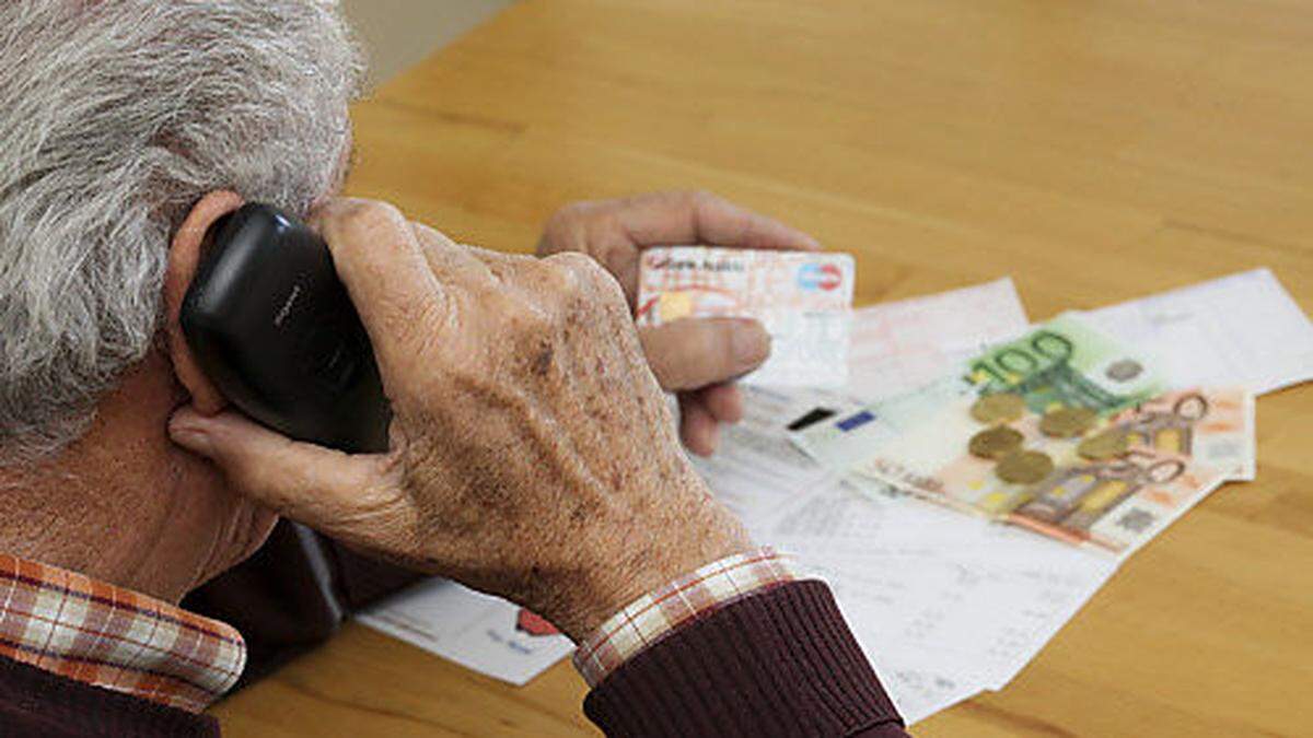 Immer wieder werden ältere Menschen Opfer von Telefonbetrügern