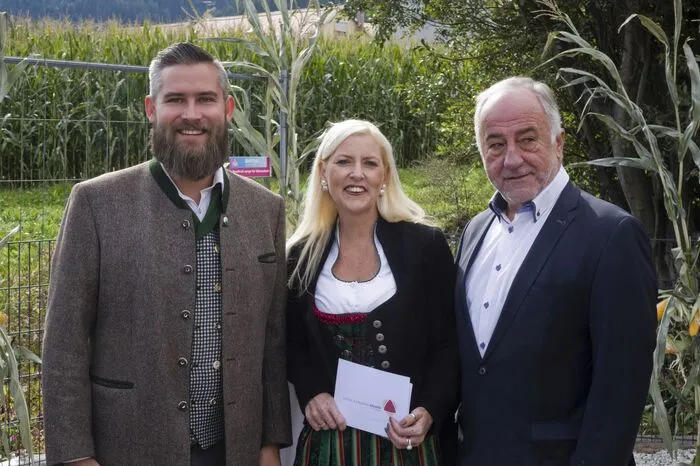 Nach den Ansprachen wurde noch der Zubau durch Pfarrer Florian Zach gesegnet.