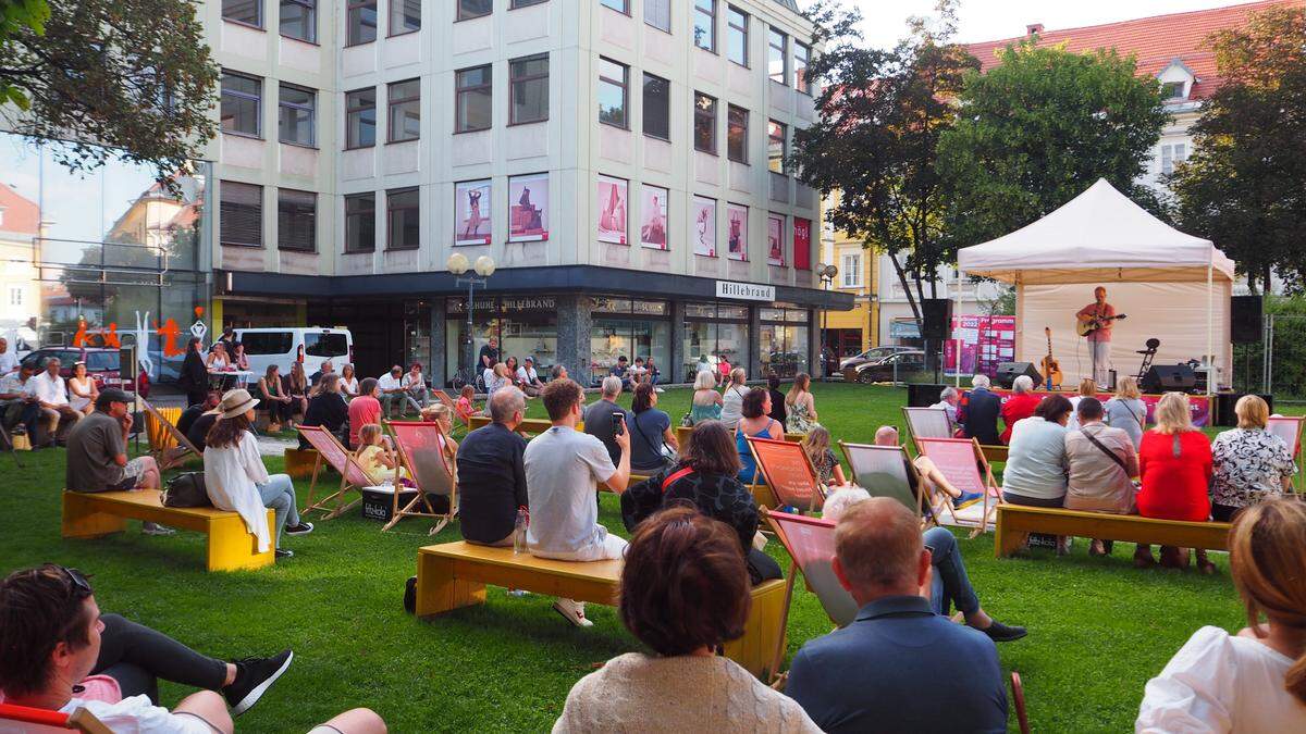 Der Kardinalplatz wird durch die Aktion Vierteltöne zum Ort der Belebung, der Begegnung und der Kultur