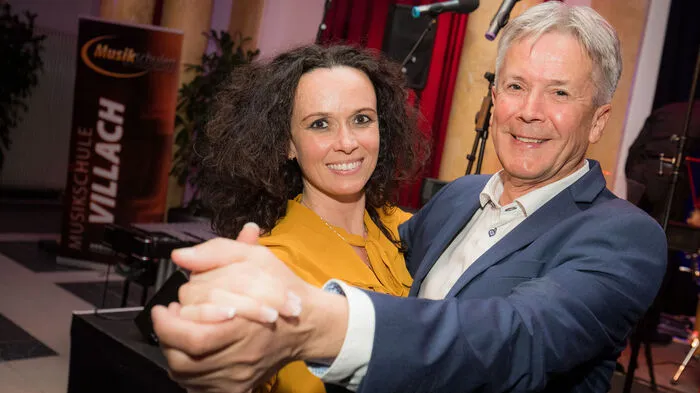 Ex-Dancing-Star Babsi Koitz und Musikschuldirektor Günter Wurzer waren für einen stimmungsvollen Abend zuständig