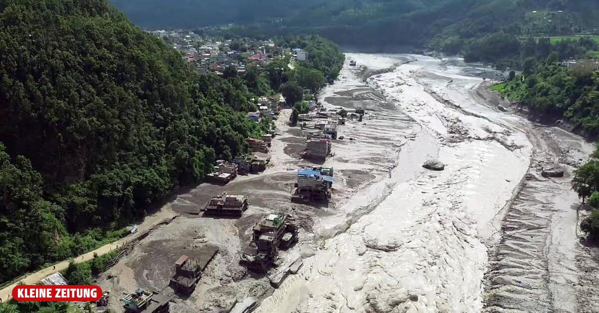 165 dead after flash flood in Nepal, almost 1500 people missing