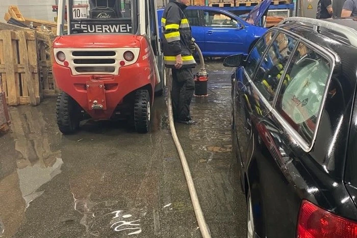 Auch das Feuerwehrhaus in Voitsberg musste ausgepumpt werden.