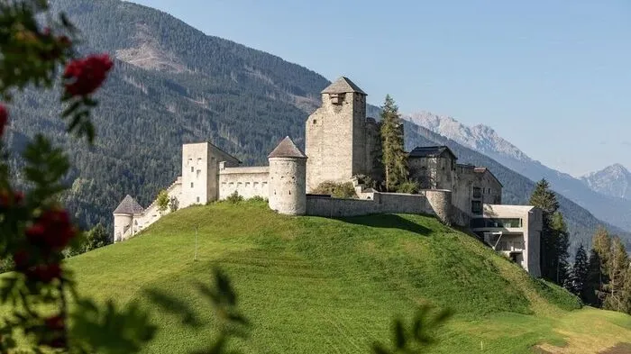 Burg Heinfels