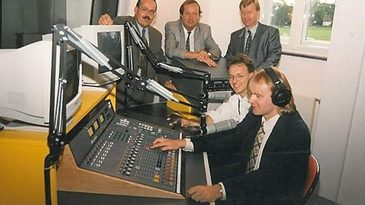 Das Gründungsteam beim Sendestart 1995