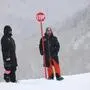BEAVER CREEK,COLORADO,USA,01.DEC.23 - ALPINE SKIING - FIS World Cup, downhill, men. Image shows a worker with a Stop sign.
Photo: GEPA pictures/ Mathias Mandl