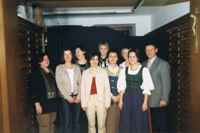 Vor 15 Jahren: Das Team der Andreas Apotheke zum 20. Geburtstag.