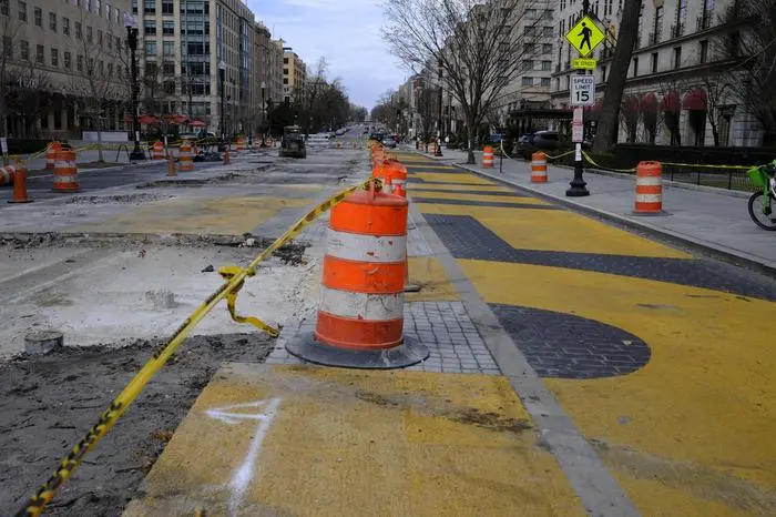 Removal Of Black Lives Matter Plaza View of Black Lives Matter Plaza in the process of being demolished near the White House in Washington, D.C., on March 16, 2025. The BLM mural is painted during the 2020 protests following the murder of George Floyd by police officer Derek Chauvin in Minneapolis, Minnesota. Washington DC United States PUBLICATIONxNOTxINxFRA Copyright: xAashishxKiphayetx originalFilename: kiphayet-removalo250316_npAig.jpg