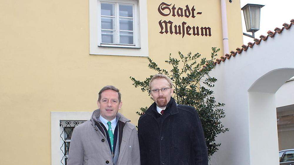 Christian Benger (links) mit Peter Fritz in der Abstimmungsstadt 