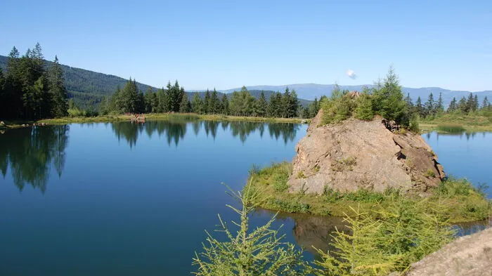 Unweit des idyllischen Hebalm-Sees liegt der Eingang zum Dom des Waldes.