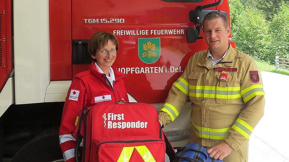 Feuerwehrmann und Sanitäter Unterlercher ist mit Mutter Beatrix im First Responder-Einsatz