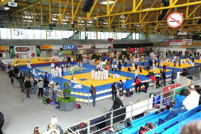 Der Tross der Sportler mit Betreuern, geschätzte 1200 Personen, verbleibt bis zu drei Tagen in unserer Region und lässt die Nächtigungszahlen steigen.