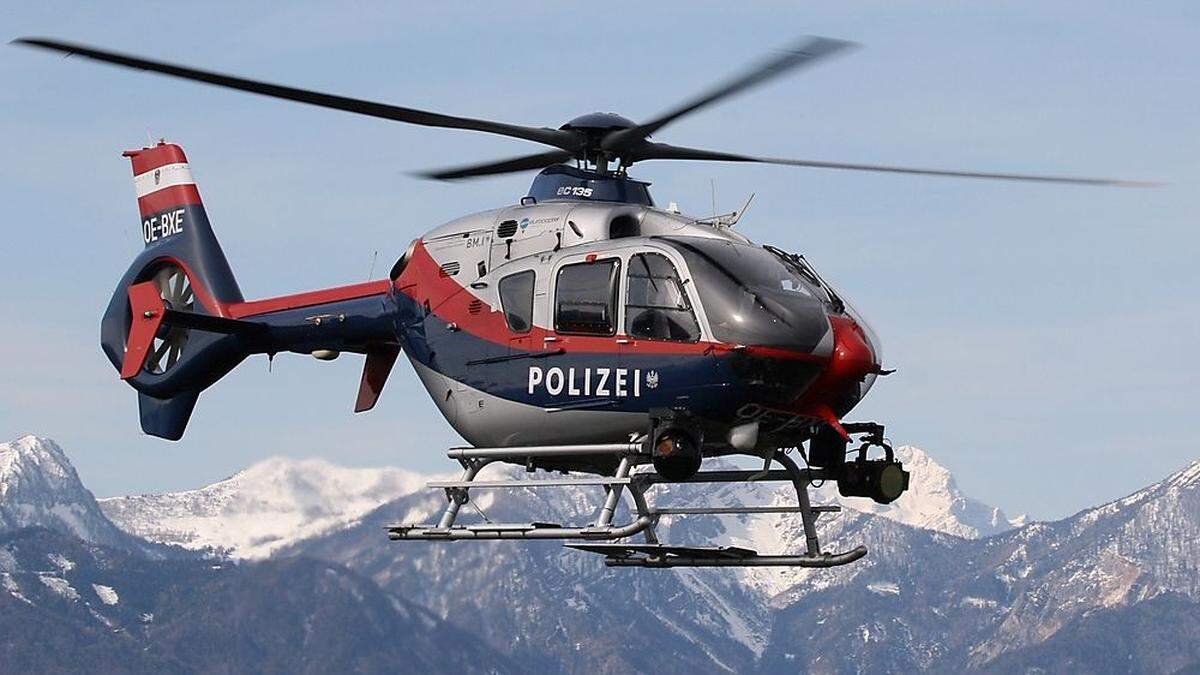 Der Polizeihubschrauber spürte die  Verdächtige auf