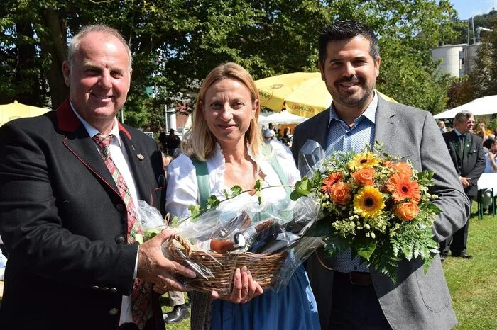 Klicken Sie sich durch die weiteren Bilder.