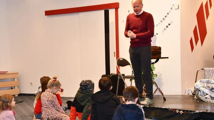 Der Kulturverein Murau lud am Wochenende in das „Anna im Zentrum“ zum Konzert für Kinder ab 6 Jahren ein. Gefolgt sind dieser Einladung viele, begleitet von Eltern und Großeltern. 