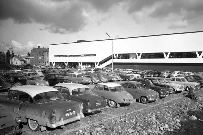 Es wurde am 28. Oktober 1958 im småländischen Älmhult eröffnet, der Heimatstadt des Firmengründers Ingvar Kamprad.