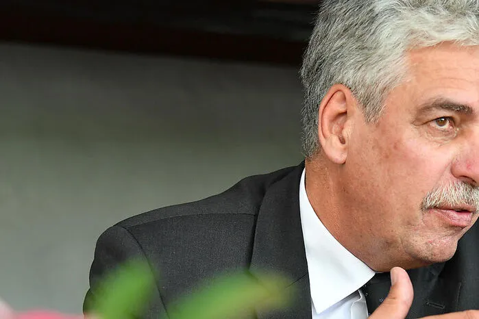 Der ehemalige Finanzminister Hansjörg Schelling (ÖVP) war unterdessen als Berater für das russisch-deutsche Pipeline-Projekt North Stream 2 tätig, dessen größter Anteil der russischen Gazprom gehört. Als Verbinder zwischen russischen und österreichischen Interessen war der ehemalige Lutz-Chef auch für den OMV-Aufsichtsrat vorgesehen.