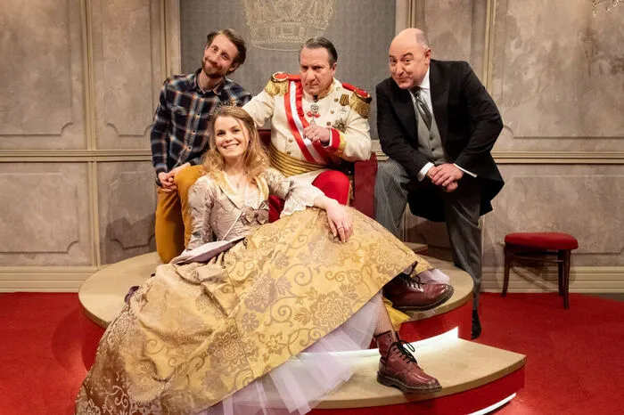 Martin Moder (Gast der ersten Sendung) mit Lilian Jane Gartner, Robert Palfrader und Rudi Roubinek.