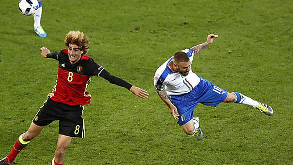 Marouane Fellaini und Italiens Daniele De Rossi