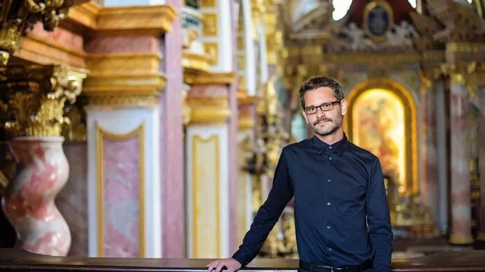 Das Bild zeigt Peter Frisée