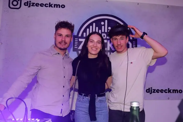 Am Foto von links: Simon Niderbichler, Laura Zechner (ehemalige 100m Sprinterin) und ihr Bruder „DJ“ Nico Zechner.   