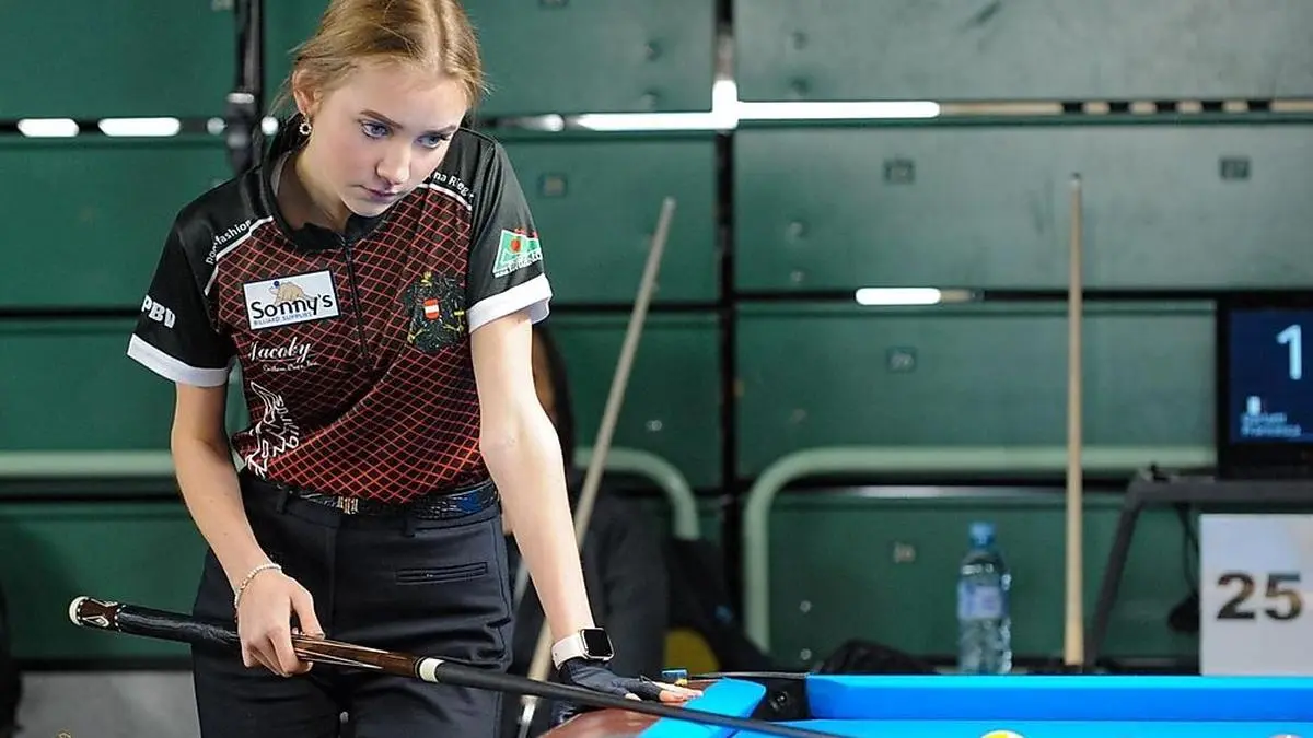 Voll fokussiert: Billard-Spielerin Anna Riegler startet ab Freitag bei der Europameisterschaft der allgemeinen Klasse in Slowenien