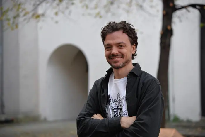 Dominik Knes, Arge Jugend