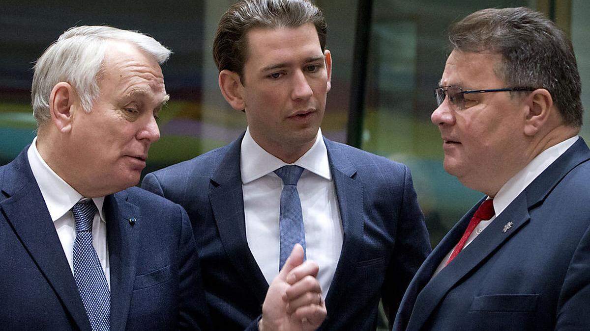 Frankreichs Außenminister Jean-Marc Ayrault mit Sebastian Kurz und dem litauischen Amtskollegen Linas Linkevicius