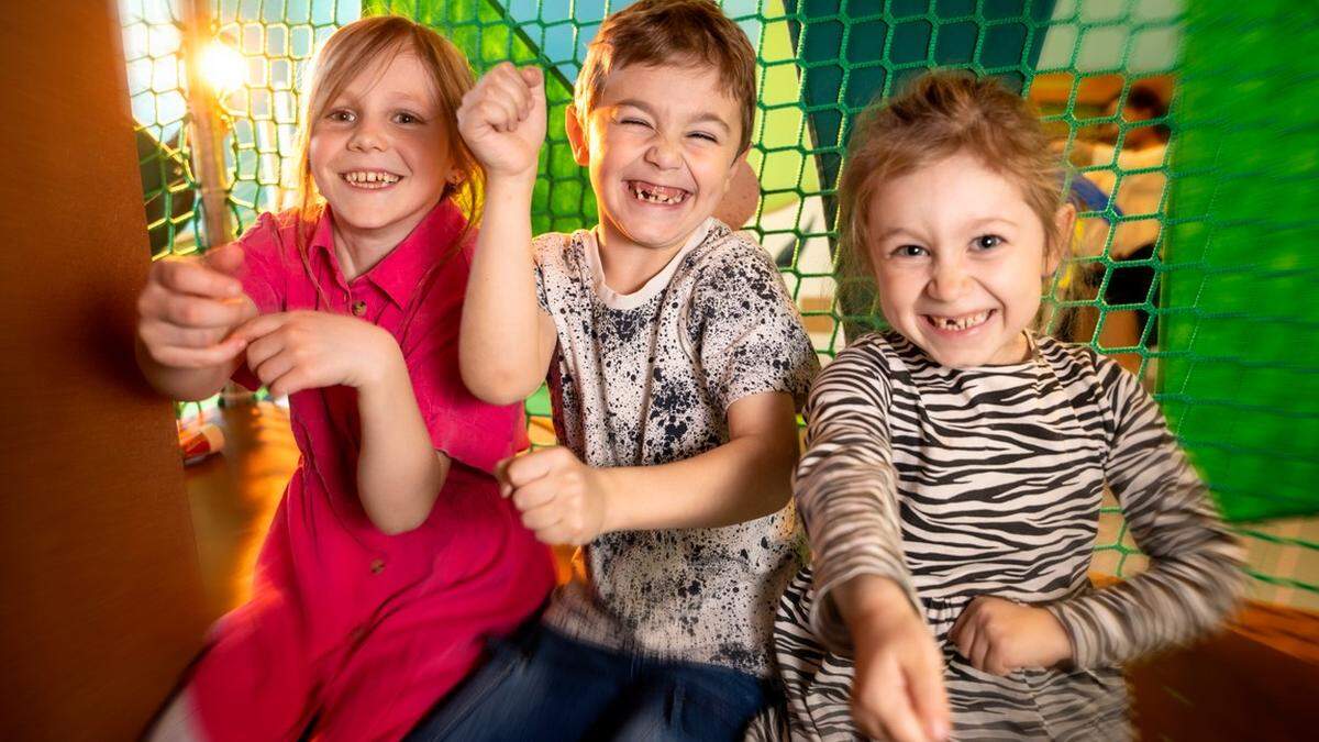 Die vielen jungen Besucher lassen auch das Kindermseum-Team strahlen