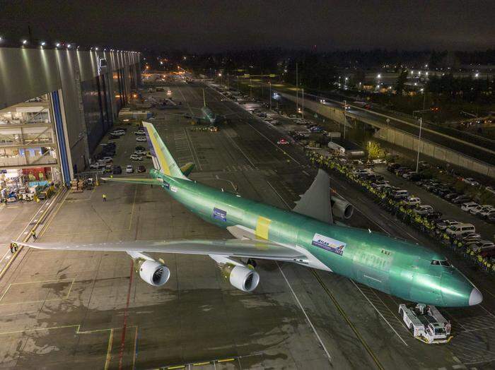 Der letzte Jumbo-Jet vom Typ 747 verlässt das Boeing-Werk in Everett