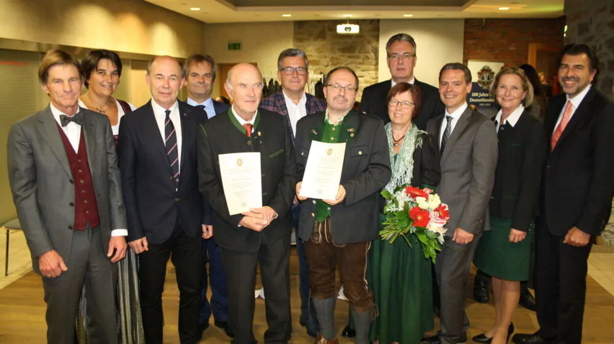 Feierstimmung. Mitglieder des Stadtrates und geehrte Bürger der Stadt Deutschlandsberg