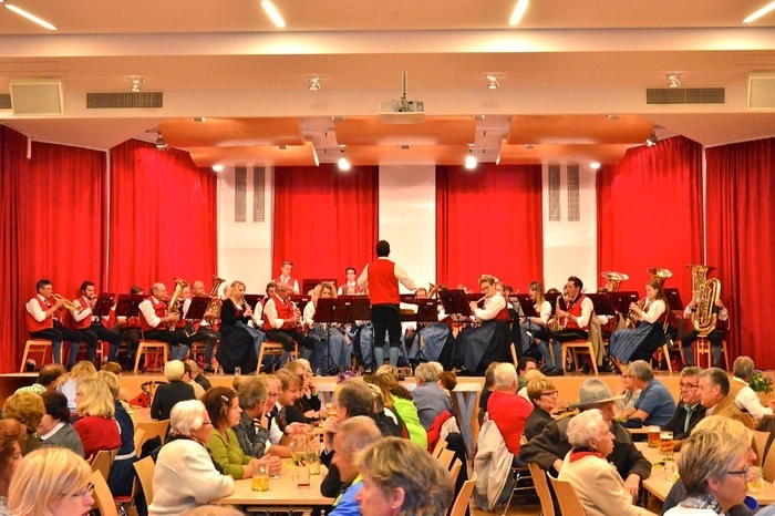 Großes Frühschoppenkonzert der Gitschtaler Trachtenkapelle Weißbriach.