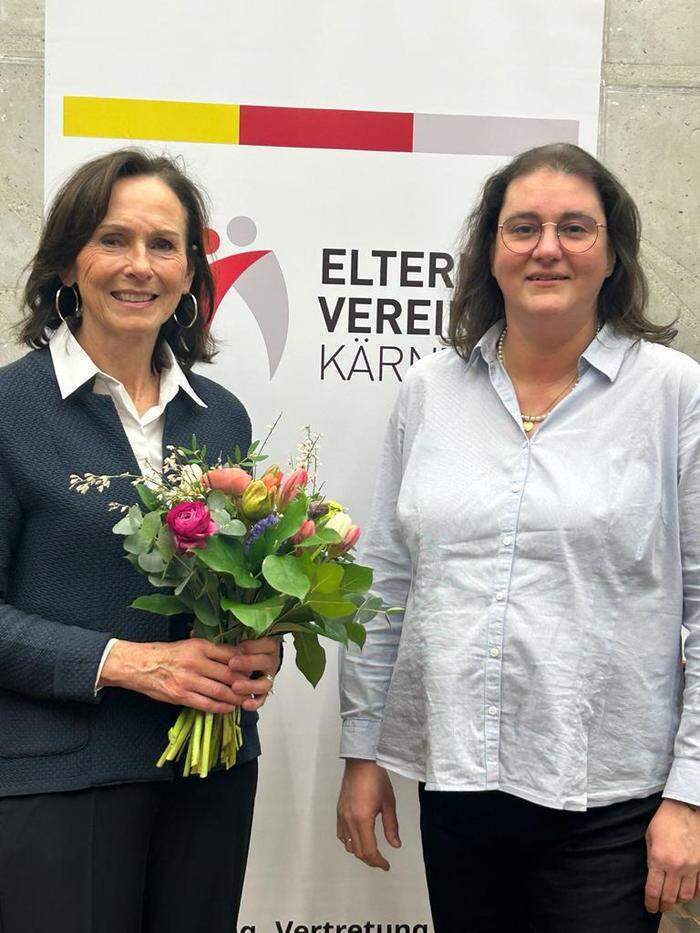 Die Präsidentin des höheren Schulbereichs, Gertrud Kalles-Walter (links), übergibt ihr Amt an Ulrike Reinöhl