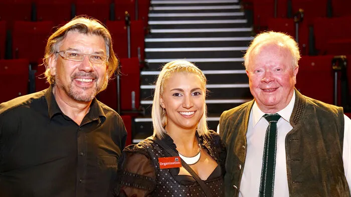 Josef Nadrag (ORF) , Julia Astner (Kulturamt) und Walter Steiner (Obmann Singkreis Porcia